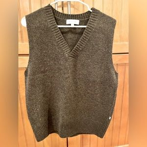 Olive oversized sweater vest